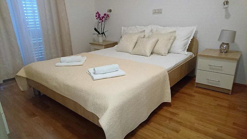 Apartment Vanja Tučepi エクステリア 写真